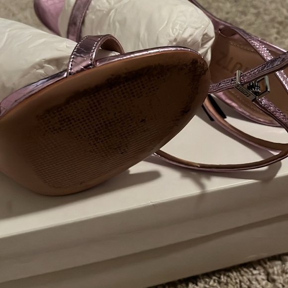 Metallic purple schutz heels - Picture 3 of 5